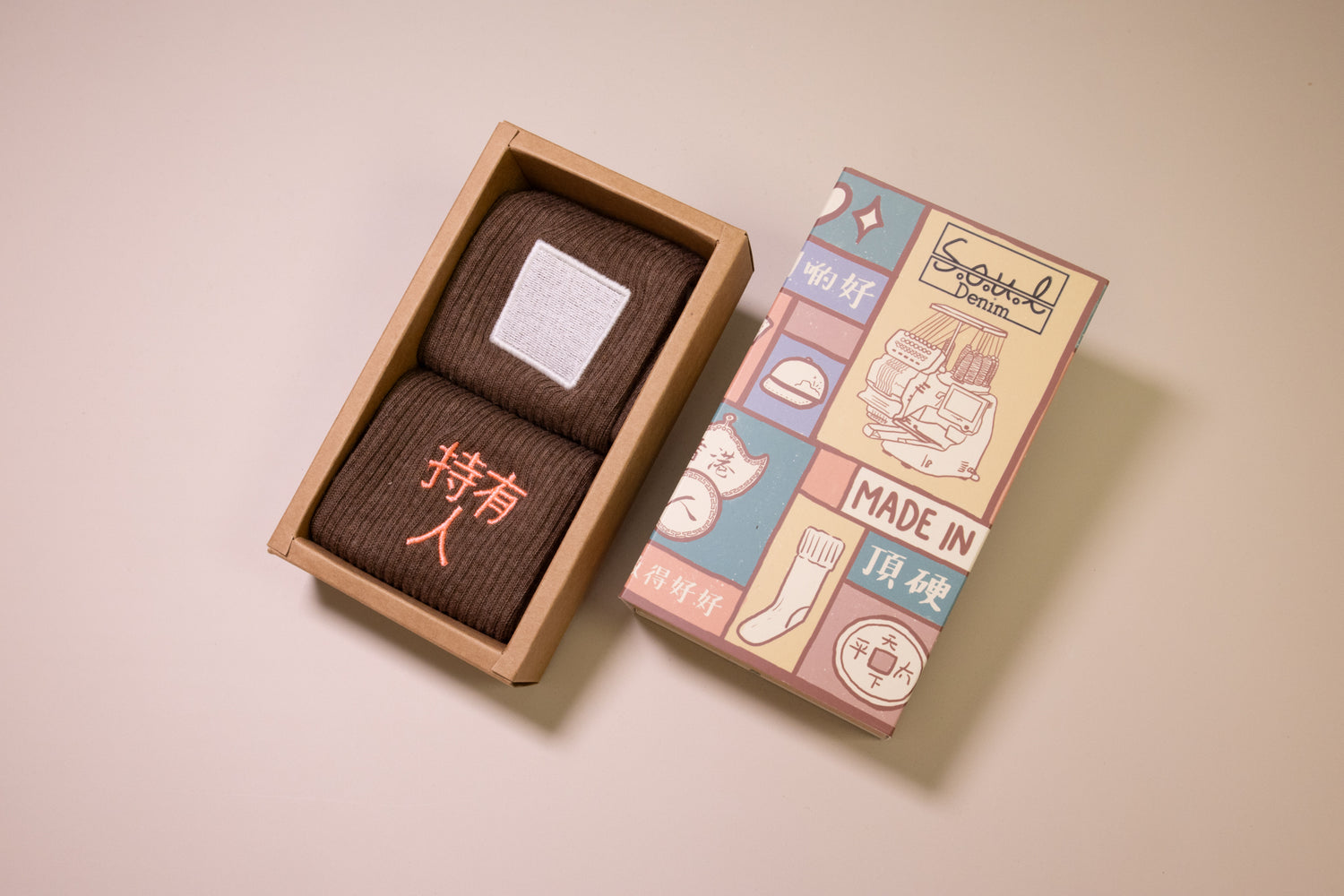白卡持有人｜刺繡襪(多款)