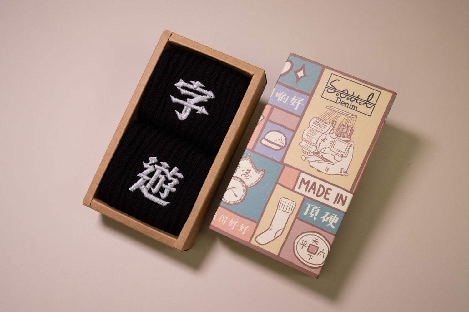 字遊｜刺繡襪